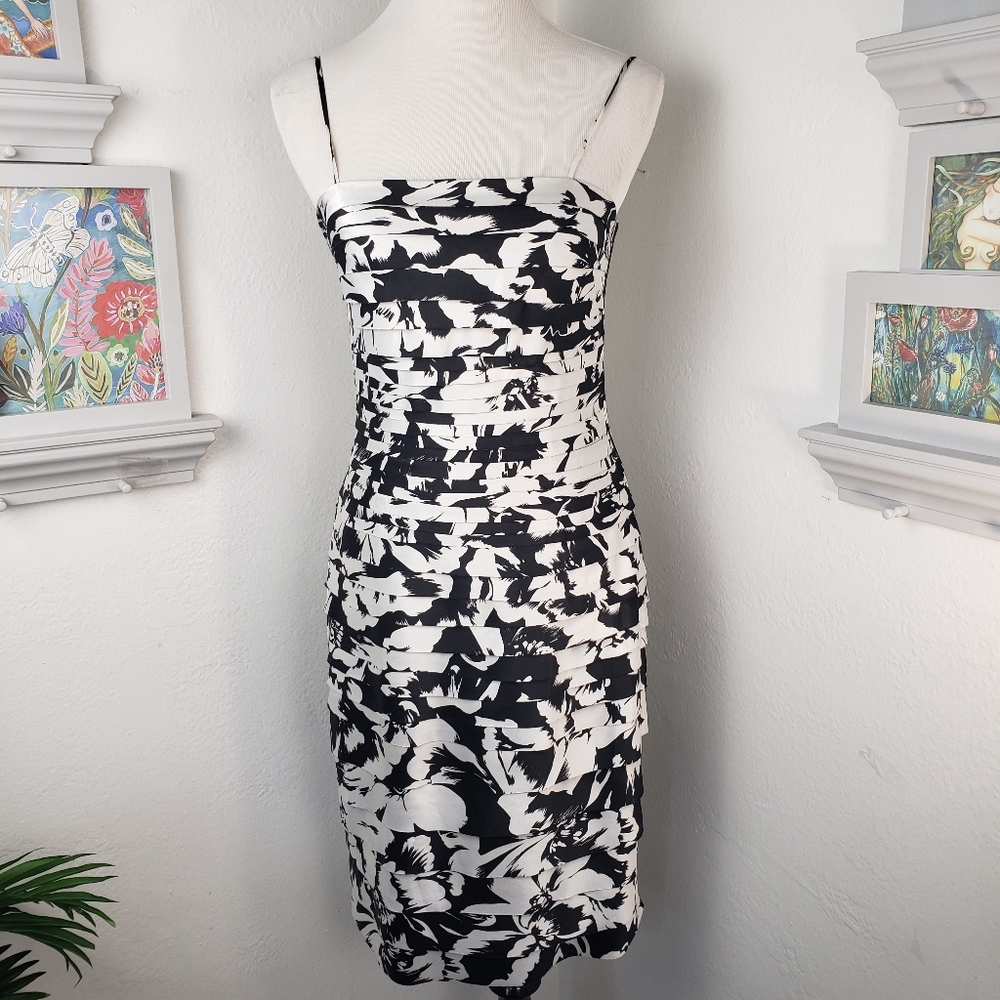 White House White Black Layered Satin Formal Abstract Midi NWOT sz 4 Small